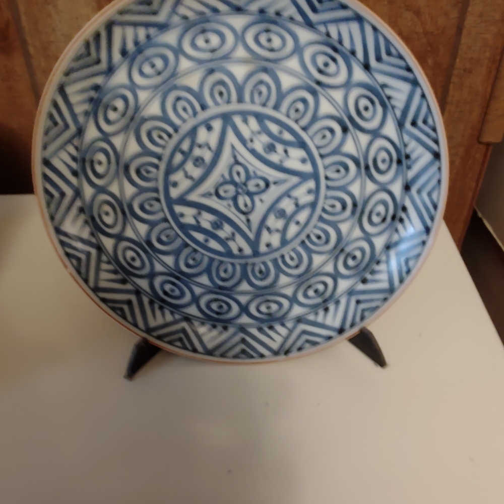 VINTAGE TAKAHASHI DECORATIVE PLATE. BLUE AND WHITE.